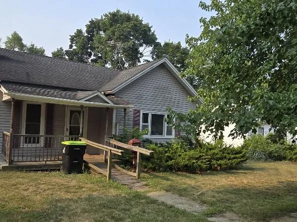 207 E Coffren St, Greenville, MI 48838