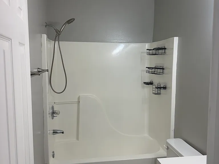 102 Brandywine Dr NE — Photo 4