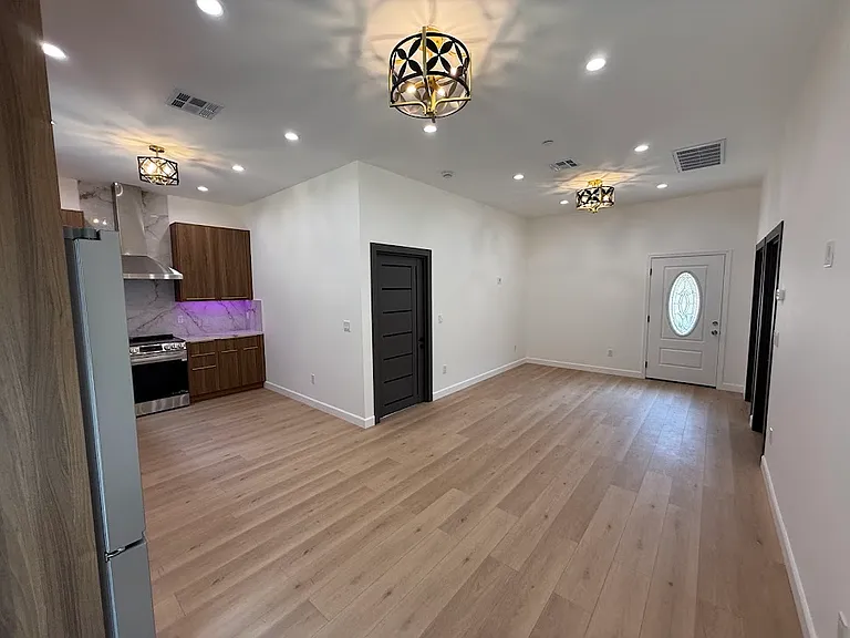 321 Porter St #B — Photo 4