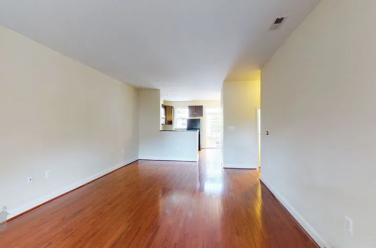 720 Barnes St NE — Photo 7