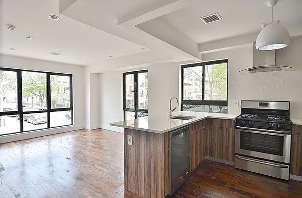 Rented by Park Property Advisors | media 23