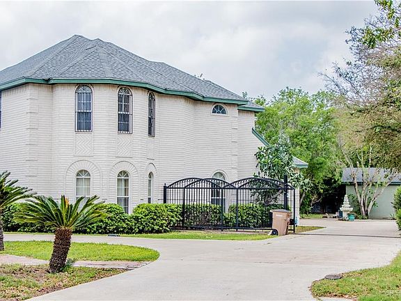 4th image of 2601 Lakeshore Dr