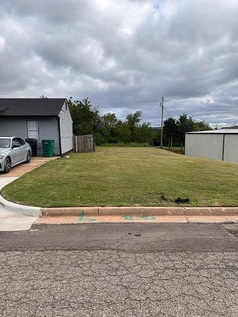1st image of 828 NW 66th St #2