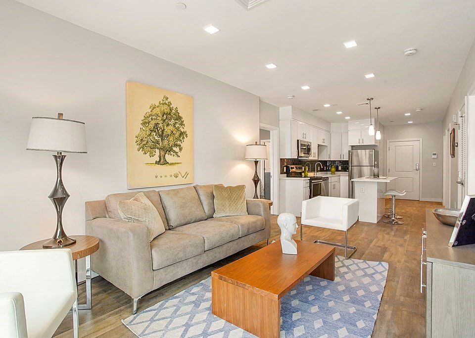 1st image of 10 Essex St APT 505