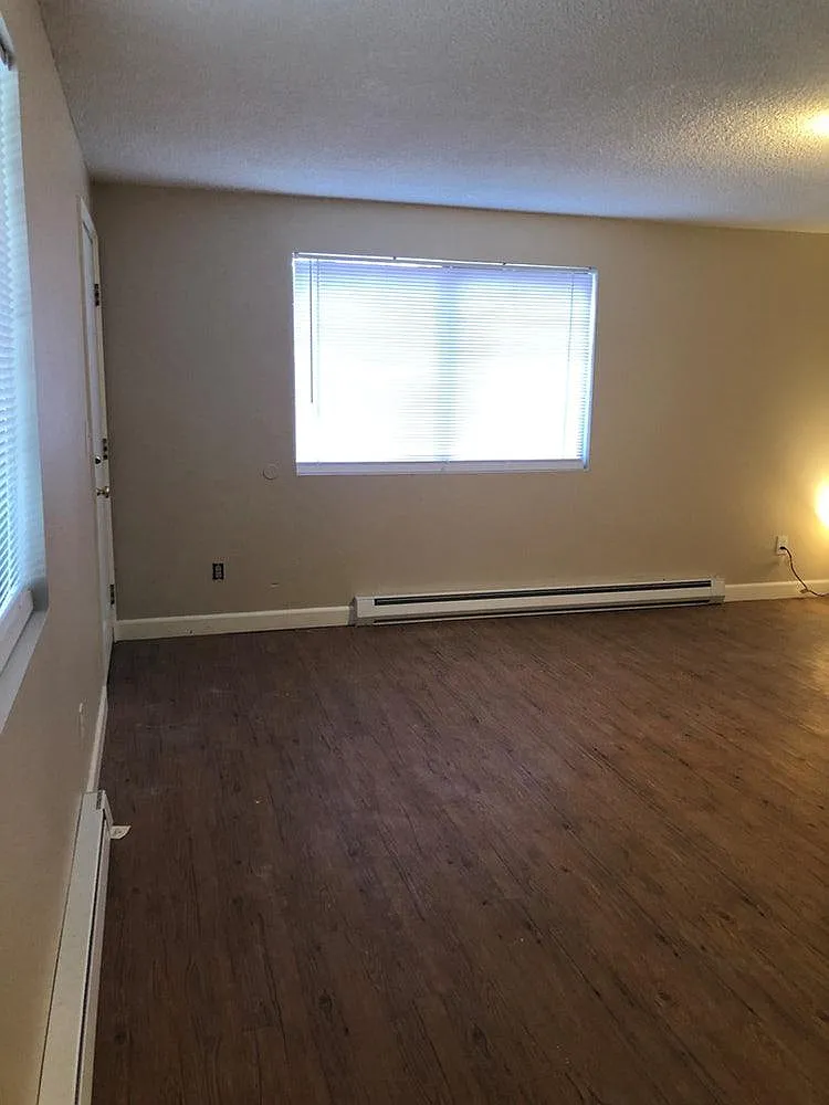 2 bed, 900 sqft, $1,350 — Photo 3