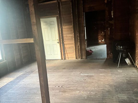 5th image of 500 Decatur St