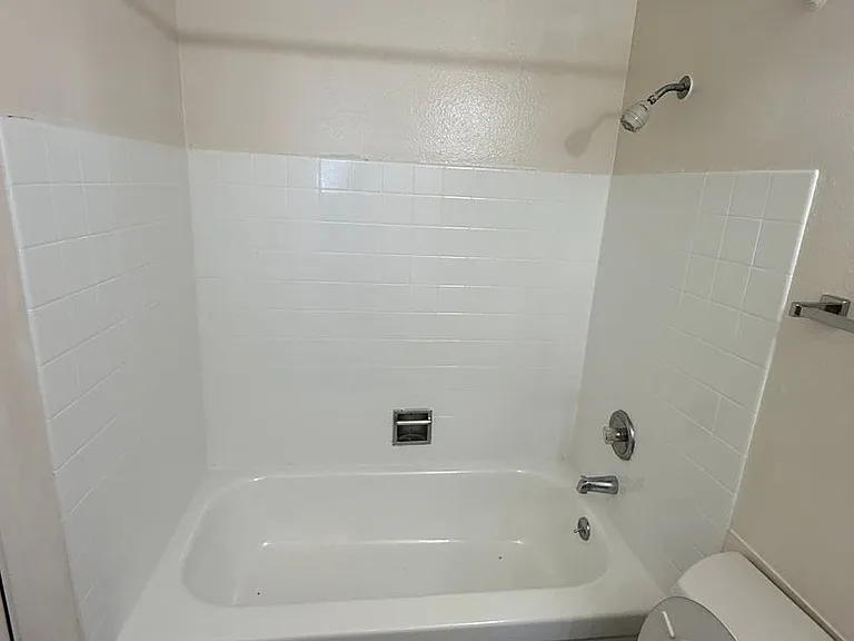 Sherri Arms Apartments — Photo 8