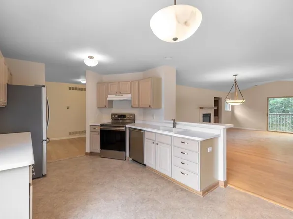 500 S Edwards BOULEVARD #21, Lake Geneva, WI 53147