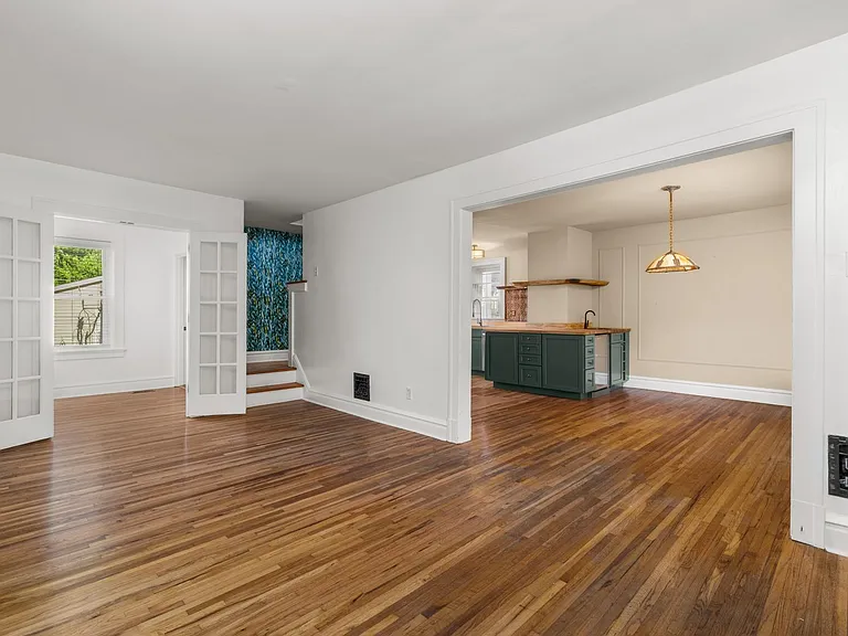 3124 Gurney Ave — Photo 3
