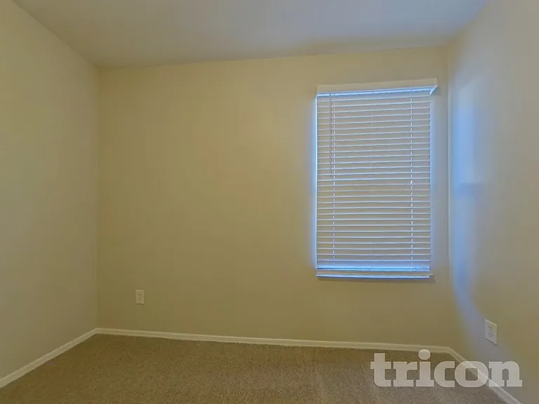 30266 W Earll Dr — Photo 10
