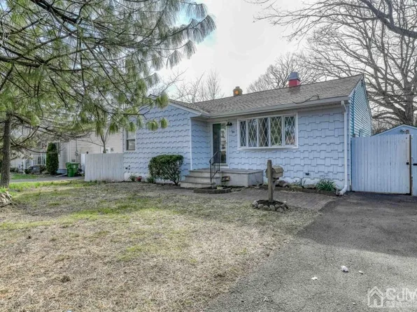 94 Crosby Ave, Edison, NJ 08817
