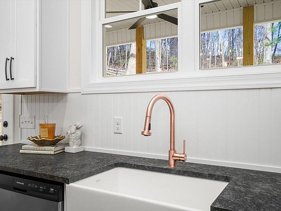 5th image of 266 Fairfield Ln