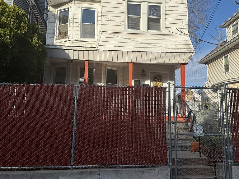 Isabella Ave — Photo 8