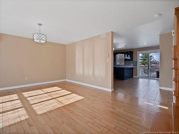 5th image of 60 Christopher Cres