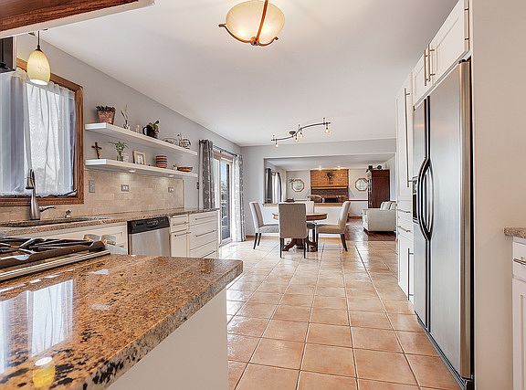 5th image of 7433 Bayfield Dr
