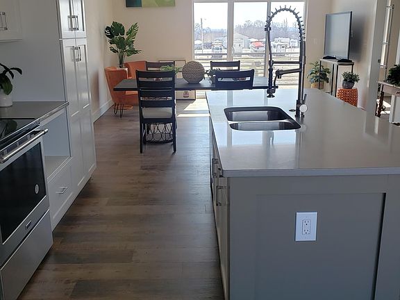 4th image of 3600 Thomas Ct #A-2