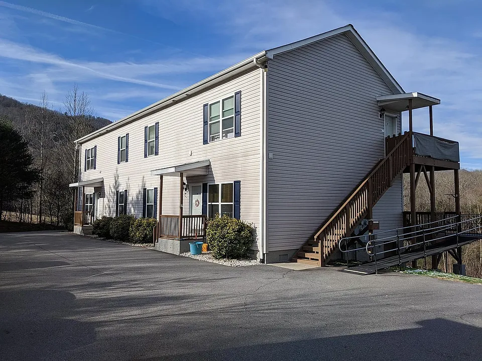 52 Smith Rd #A