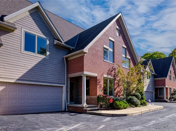 2492 Fairmount Blvd, Cleveland Heights, OH 44106