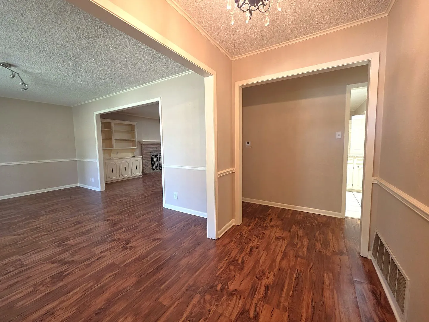 South Tyler! 4 Bedroom, 2 Bath Home w/Office! — Photo 3