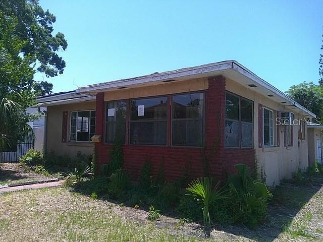 1st image of 2040 22ND AVENUE S