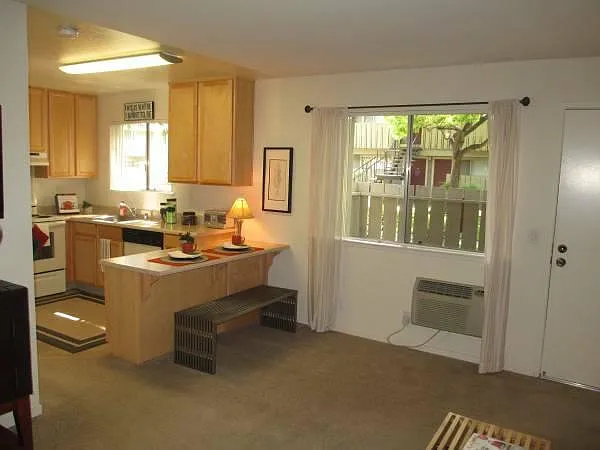 Cherrywood — Photo 9