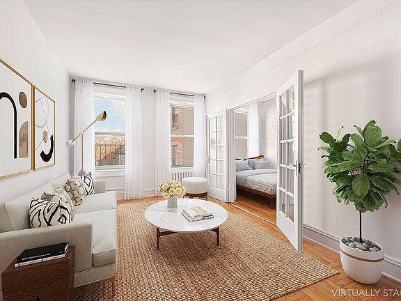 2nd image of 371 Bleecker St #3C