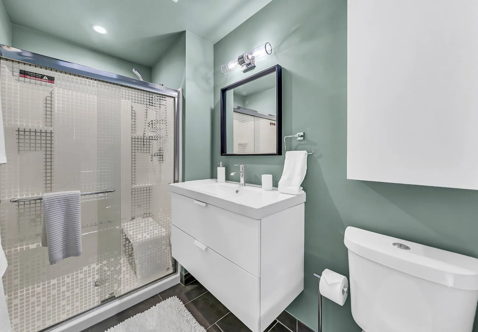 2 bed, 2.0 bath, 1000 sqft, $2,500 — Photo 2