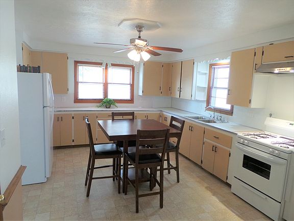 4th image of 1229 N Panther Ave