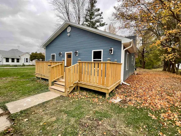 215 W Clem St, Flora, IN 46929