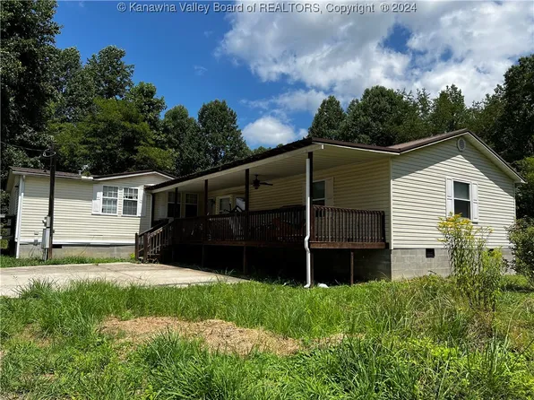 9 Coleman Dr, Tornado, WV 25202