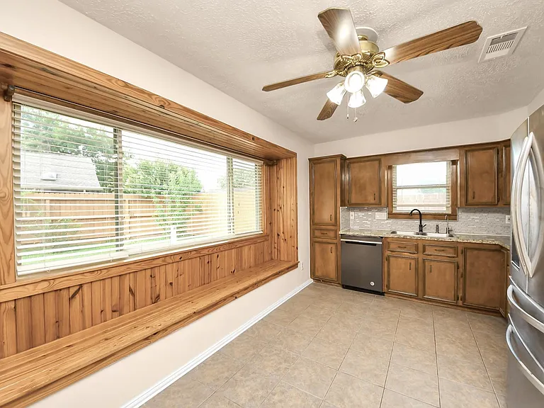 14007 Fleur De Lis Blvd — Photo 24