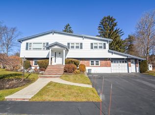 8 Cleveland Rd, Peabody, MA 01960