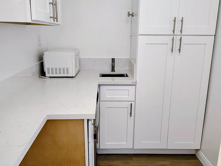 1217 S Orange Grove Ave #7 — Photo 6