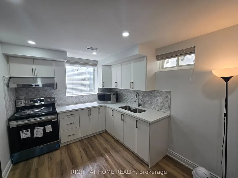 458 Bergamot Ave #BASEMENT — Photo 16