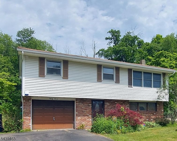 1st image of 37 Fairview Ave