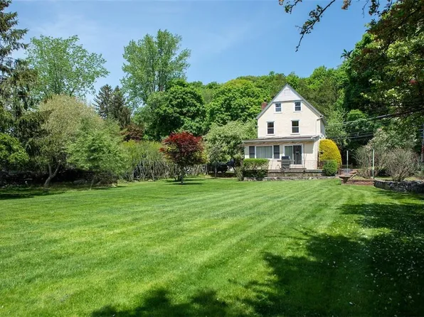 104 E Sunnyside Lane, Irvington, NY 10533