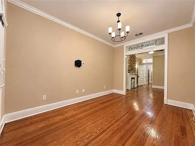 2 bed, 1.0 bath, 916 sqft, $1,600 — Photo 2