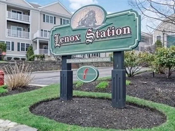 1 Lenox St APT 115, Norwood, MA 02062