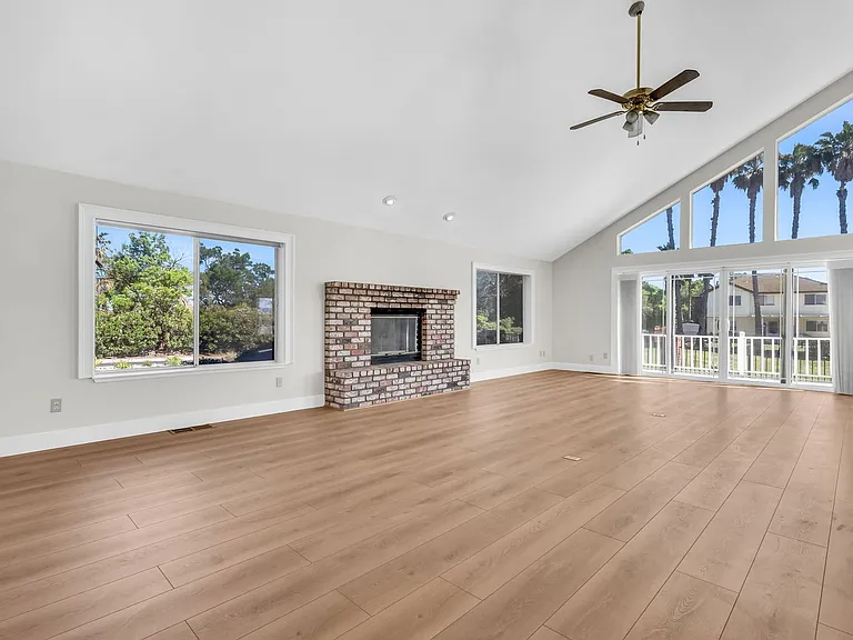 5650 Edgeview Dr — Photo 13