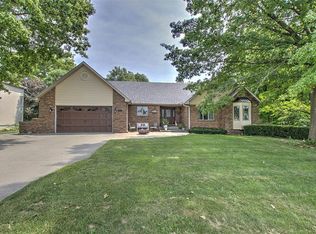 1190 Wedgewood Ct, Decatur, IL 62526
