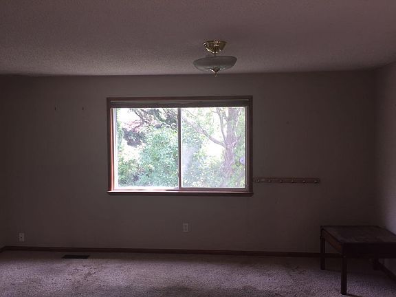 5th image of 10571 40th Ave NE