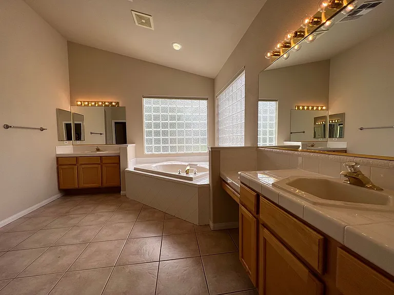 2237 Timber Rose Dr — Photo 35