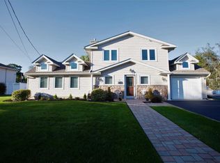 52 Schoolhouse Rd, Old Bethpage, NY 11804