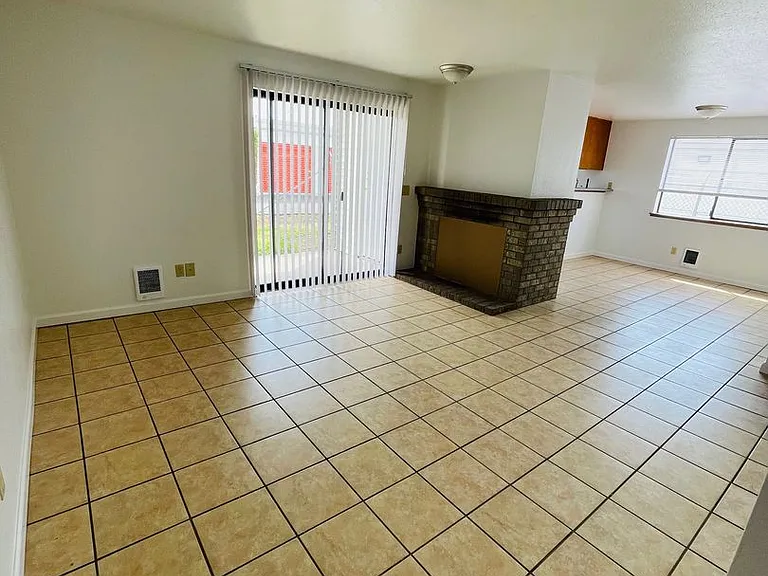 3601 & 3609 I St NE — Photo 32
