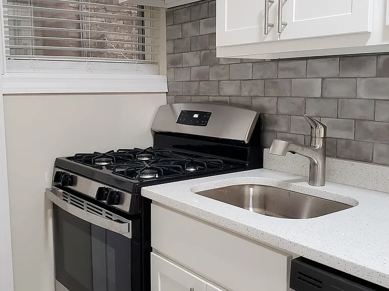 4220 N Clark St #1 — Photo 2