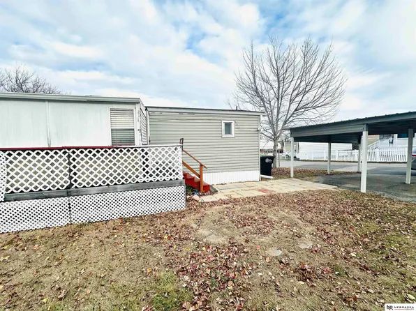 15024 D Plz #60, Omaha, NE 68144