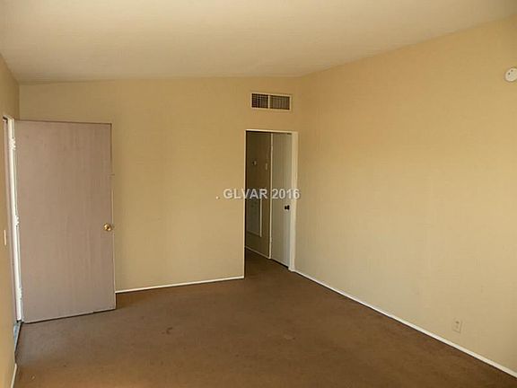 4th image of 2404 Hassett Ave