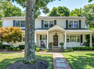 10 Country Ln, Fair Haven, NJ 07704
