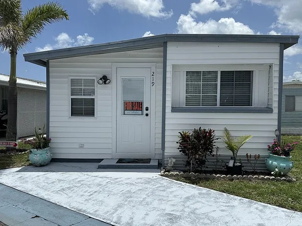 219 Liberty Ln, Melbourne Beach, FL 32951