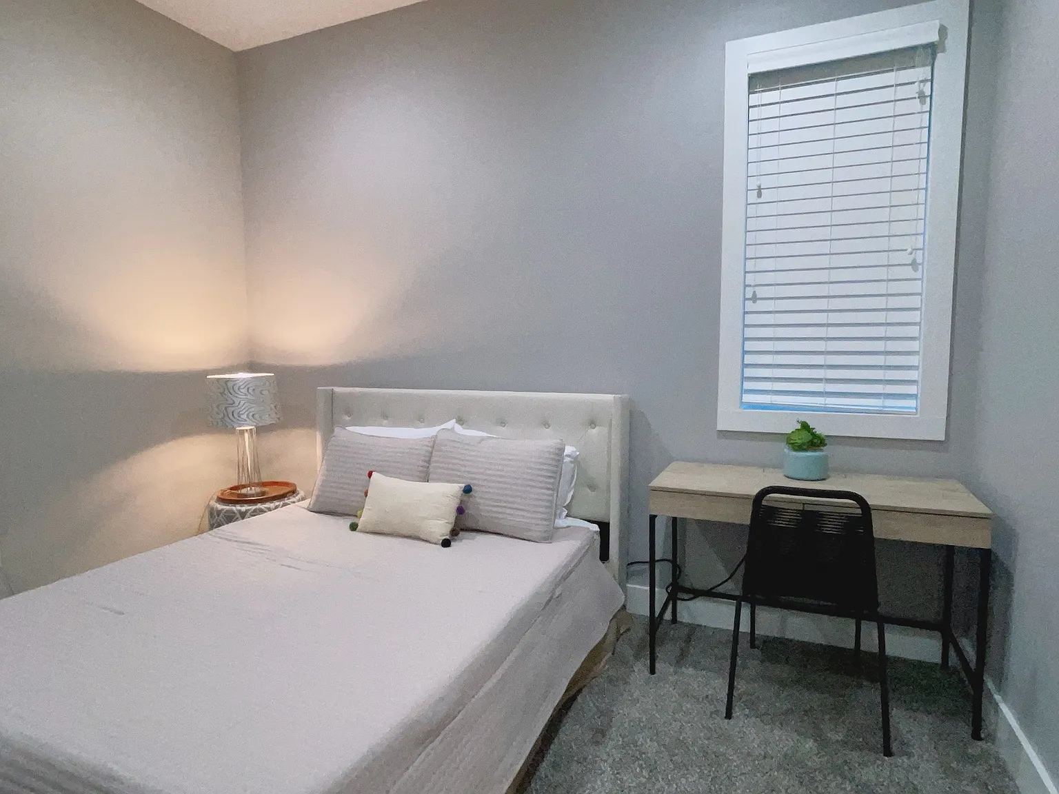 1 bed, 300 sqft, $1,400 — Photo 2